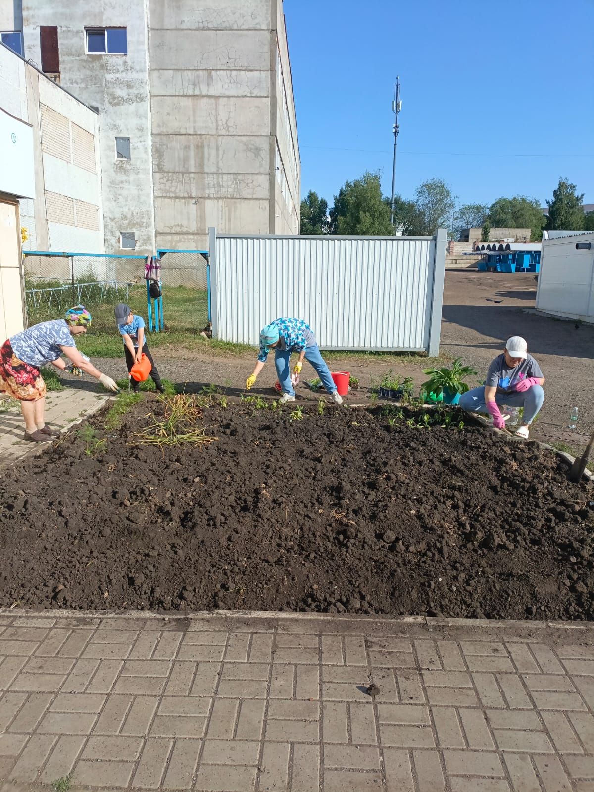 Жители Камских Полян преобразили центр посёлка