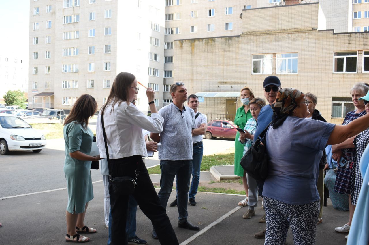 В Камских Полянах прошел обход многоквартирных домов