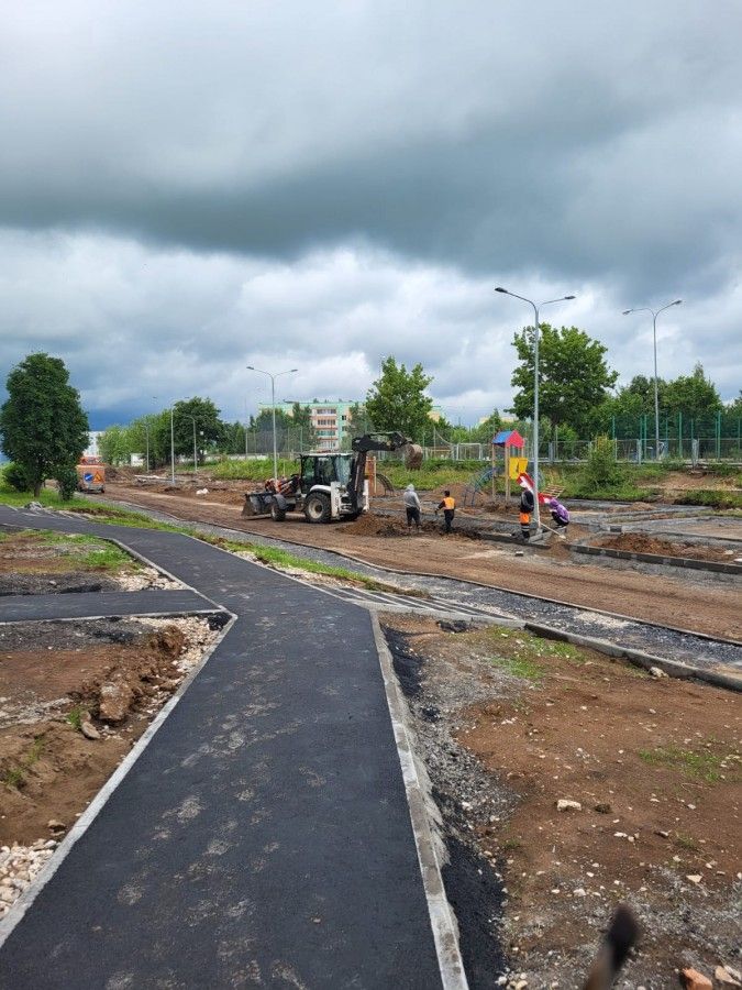 В Камских Полянах продолжаются работы по капитальному ремонту жилого фонда и дворов