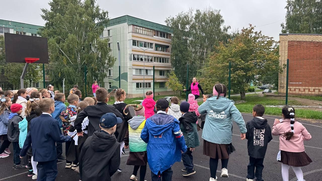 Специалисты культурного центра провели для детей игровую программу