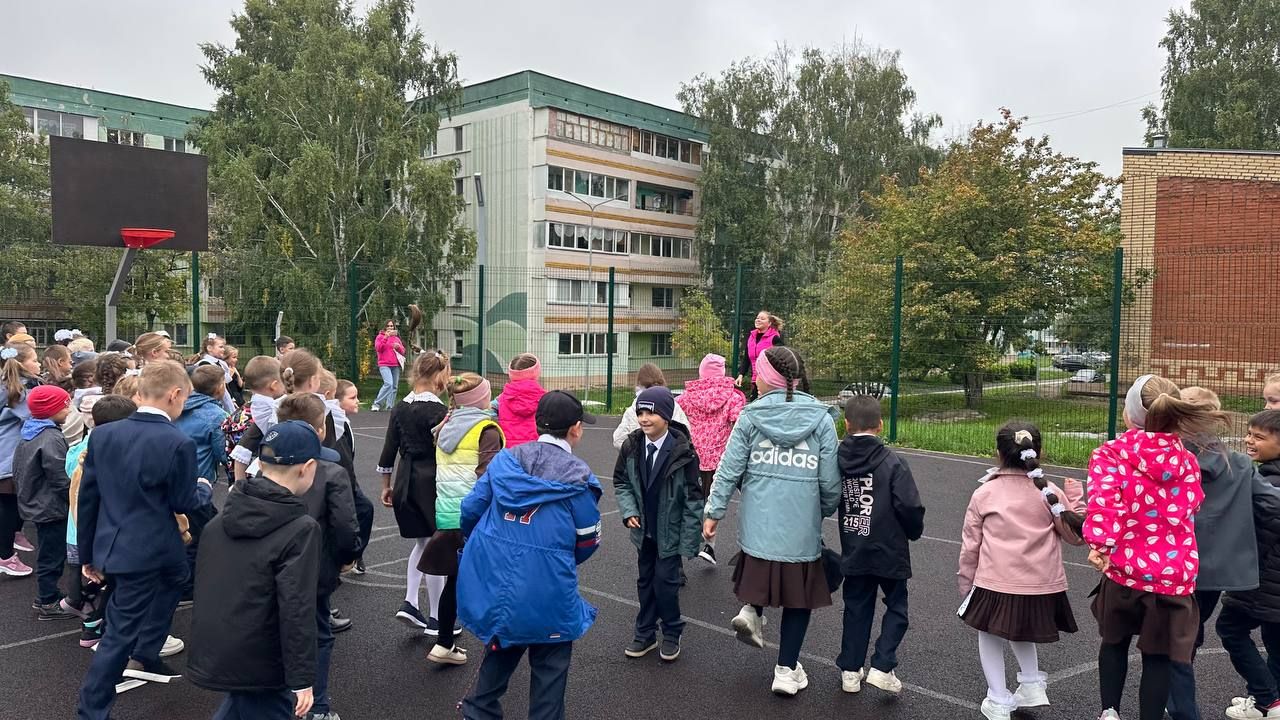 Специалисты культурного центра провели для детей игровую программу