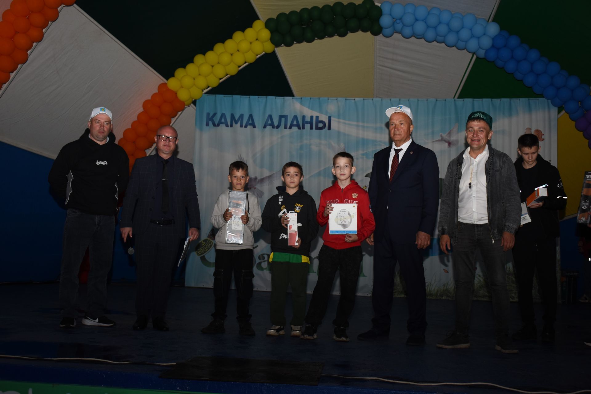 Шумно и по-народному: в Камских Полянах с размахом отпраздновали Сабантуй-2026