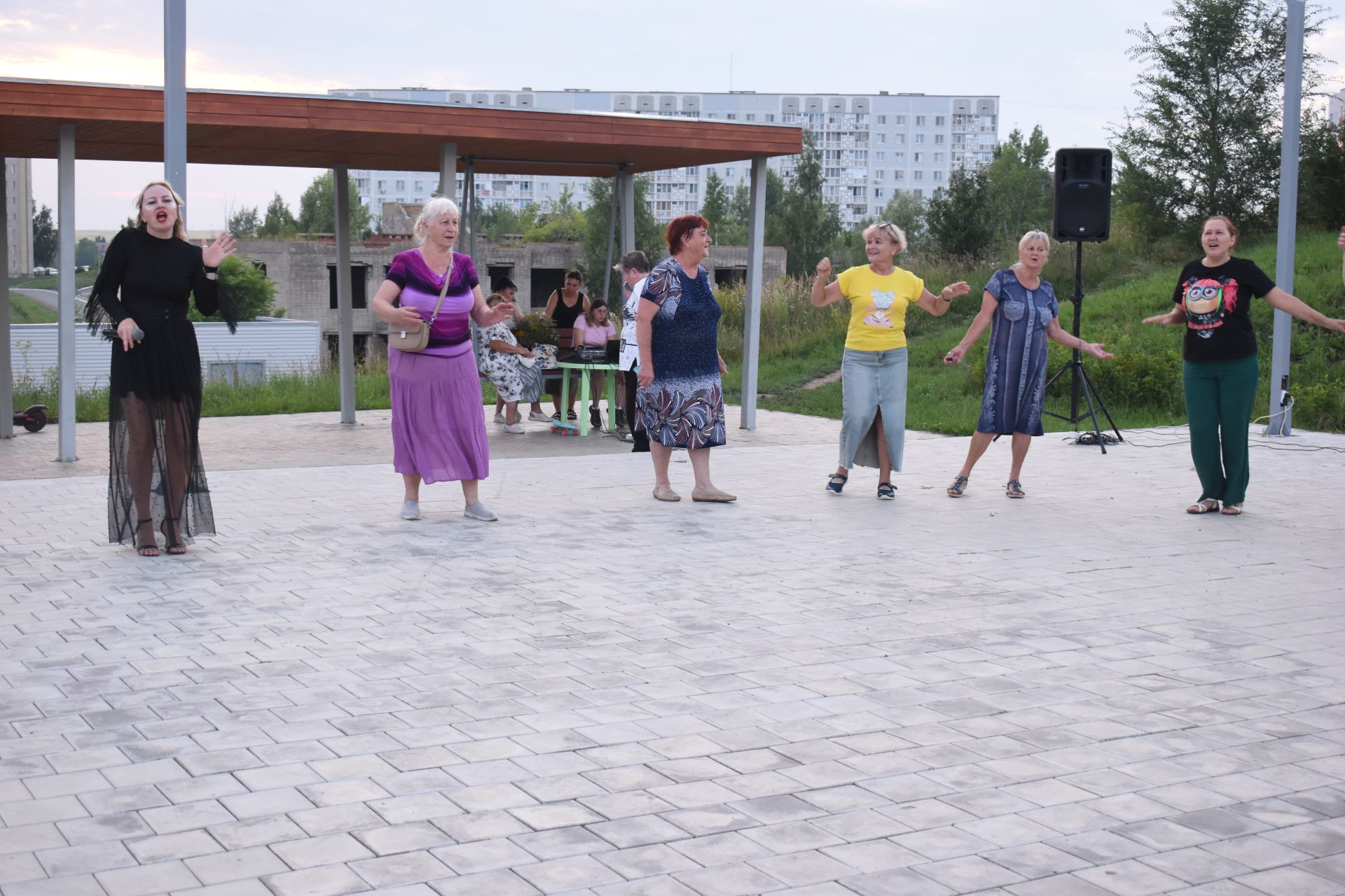 В парке «Оазис» Камских Полян прошла дискотека для самых смелых и активных