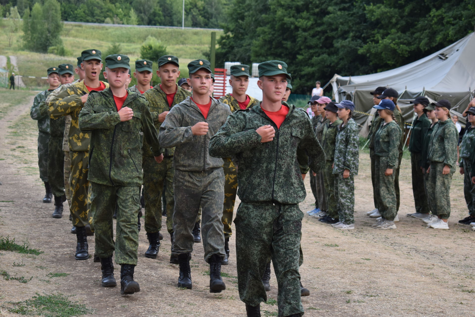 Изменения военных. Лагерь Зарница Камские Поляны. Зарница в Камских Полянах. Зарница Нижнекамск. Новотроицк лагерь Зарница.