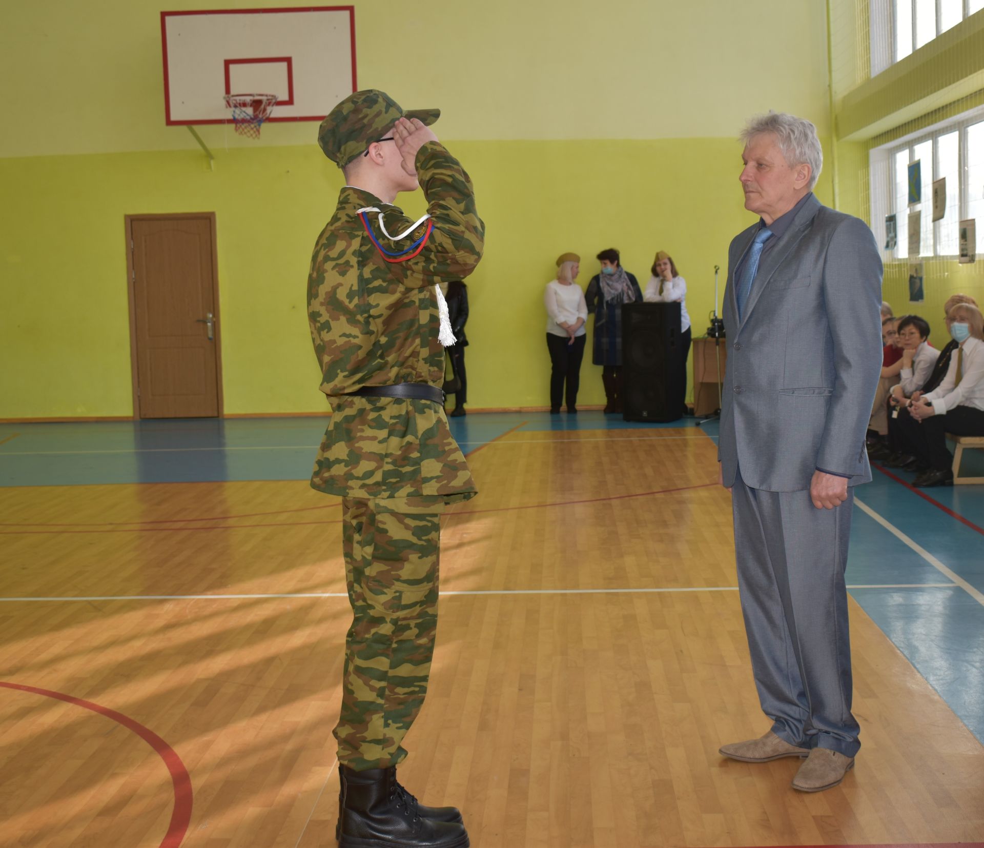 В Камских Полянах состоялся школьный конкурс-смотр строя и песни