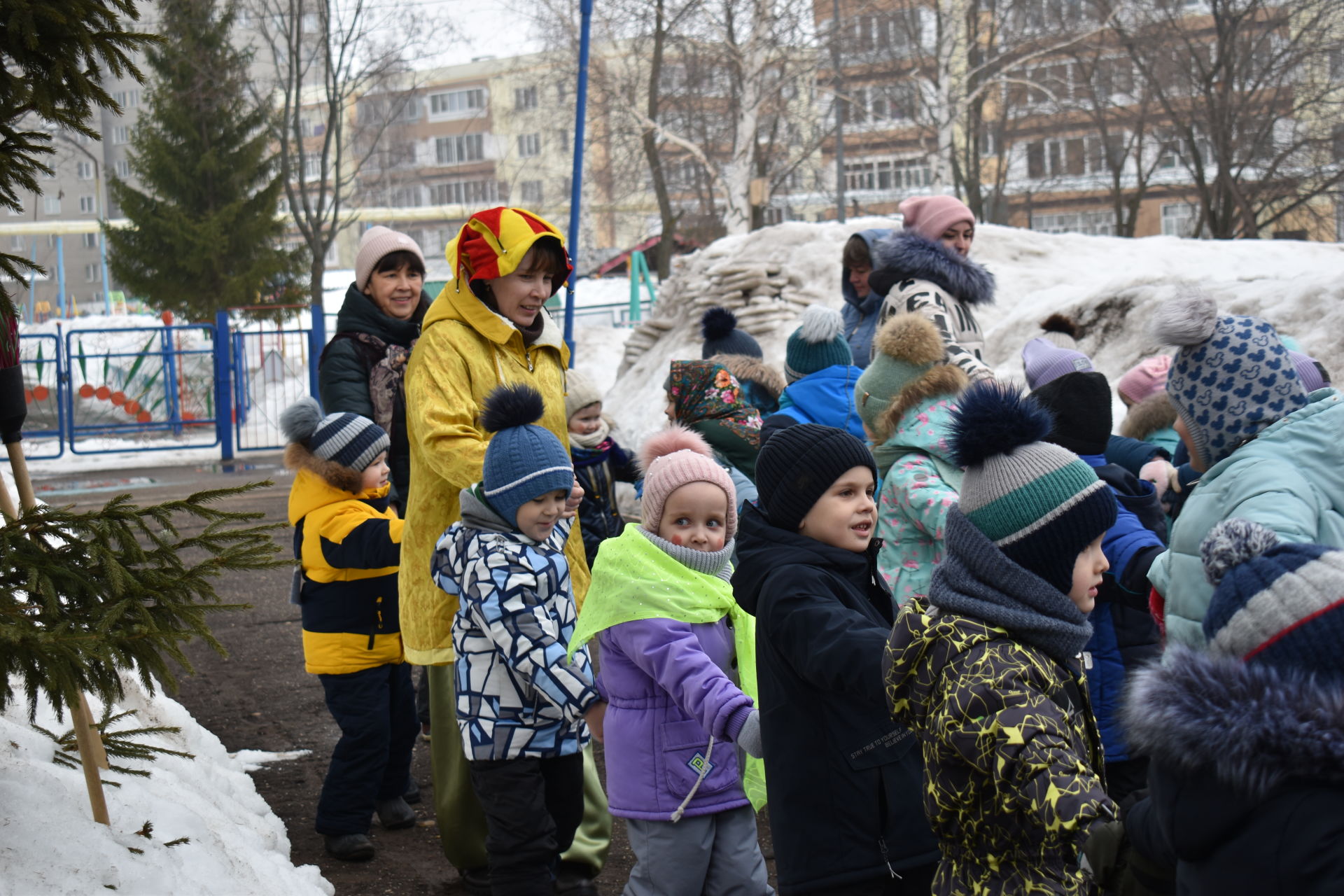 Воспитанники детского сада «Айгуль» встретили Масленицу