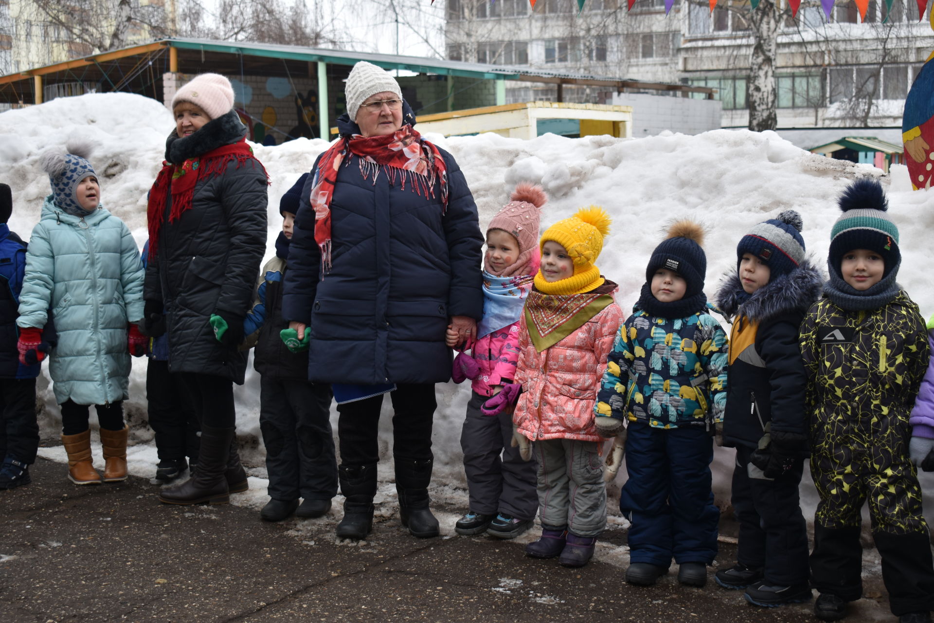 Воспитанники детского сада «Айгуль» встретили Масленицу