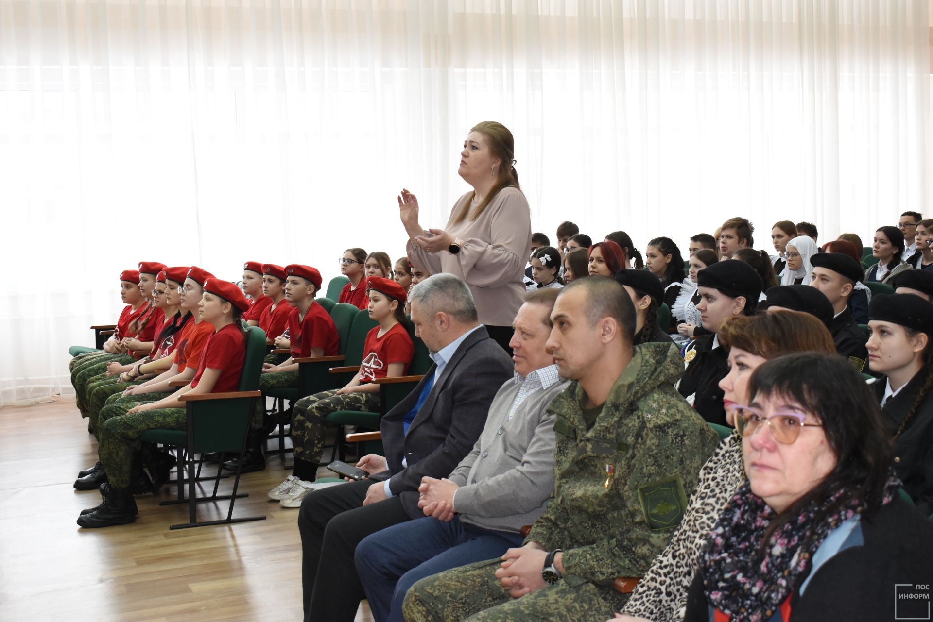 В школе № 1 прошла встреча с героем России