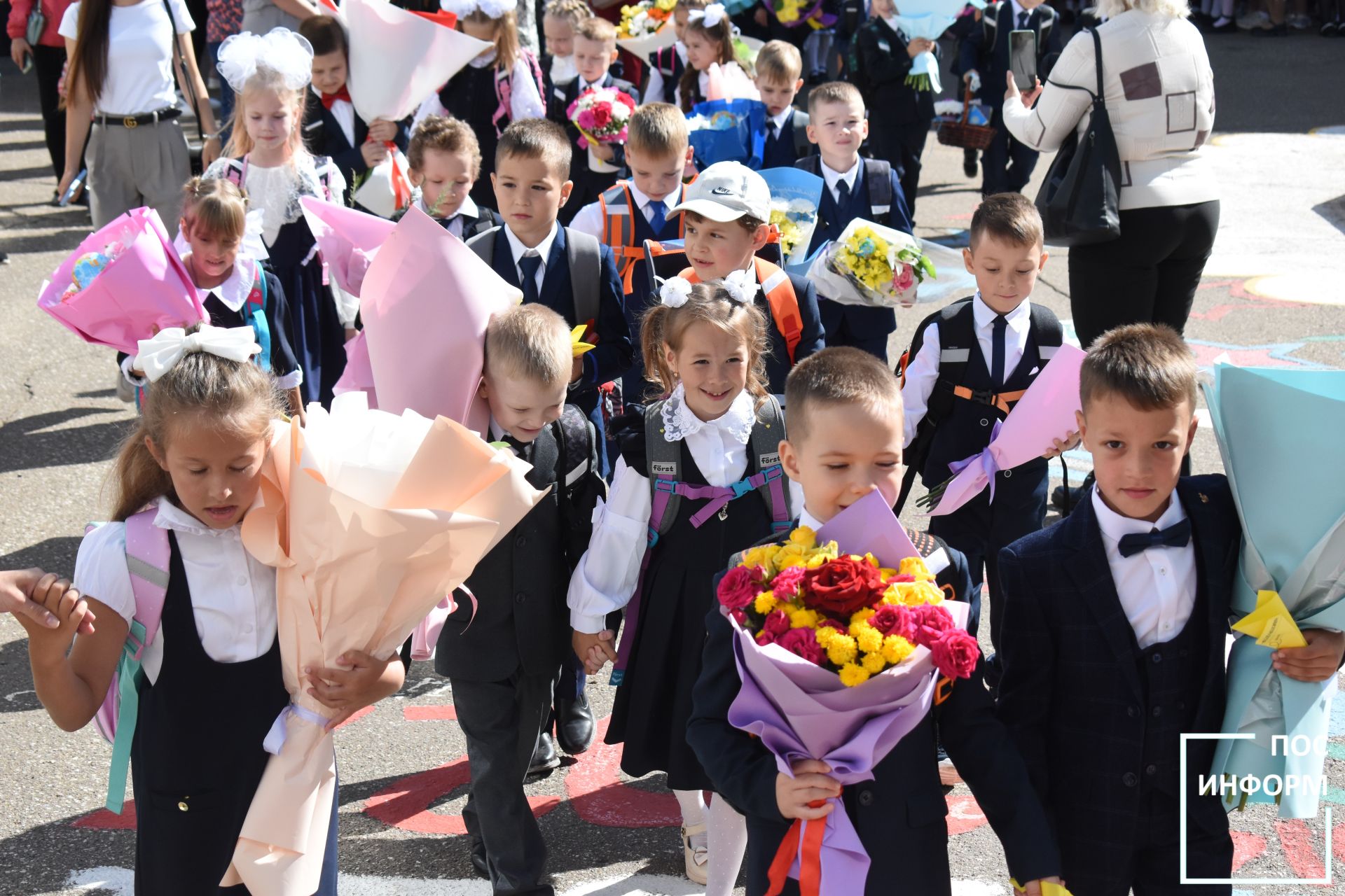 В школе №2 прошла торжественная линейка, посвященная дню знаний💐🎤🎊