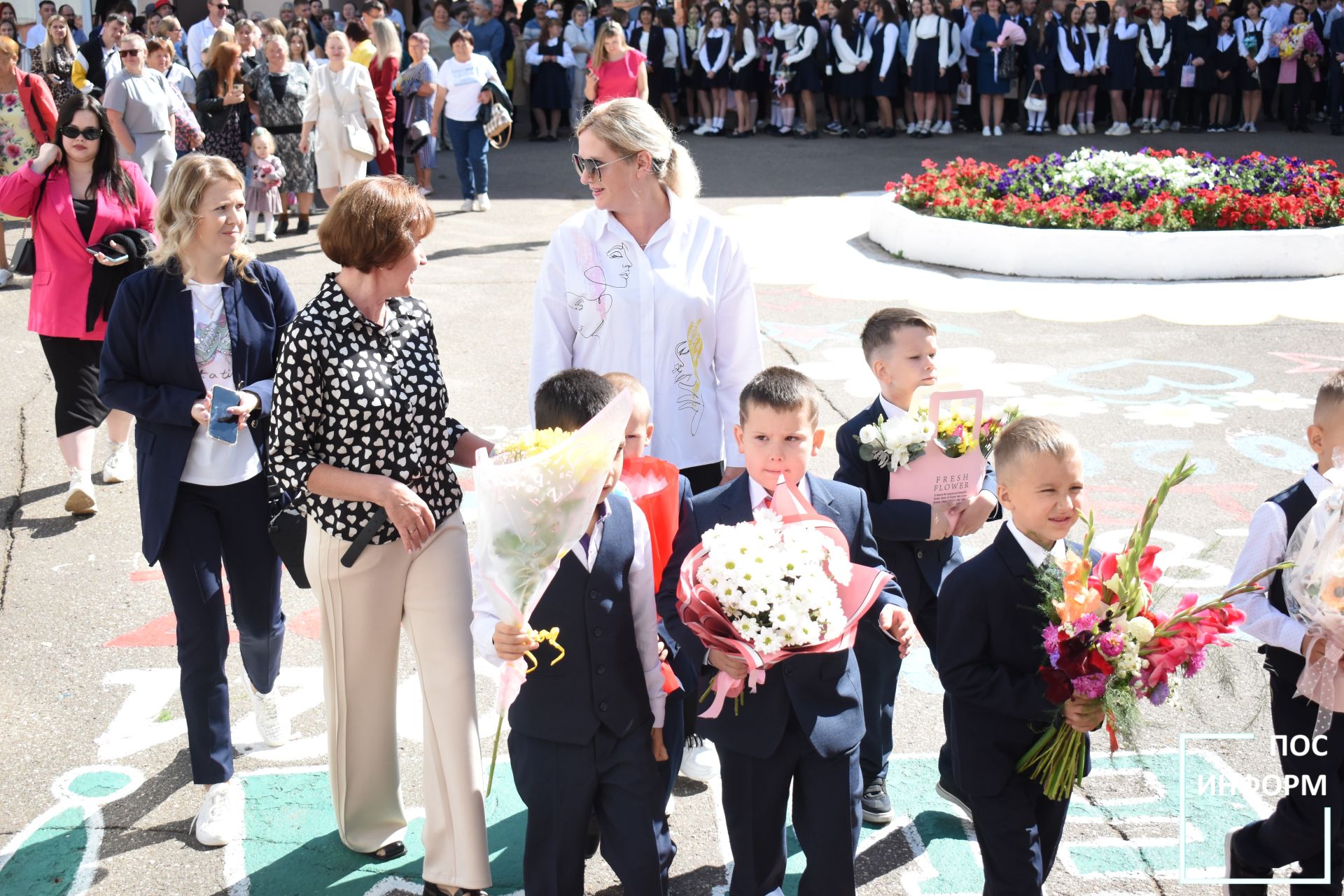 В школе №2 прошла торжественная линейка, посвященная дню знаний💐🎤🎊