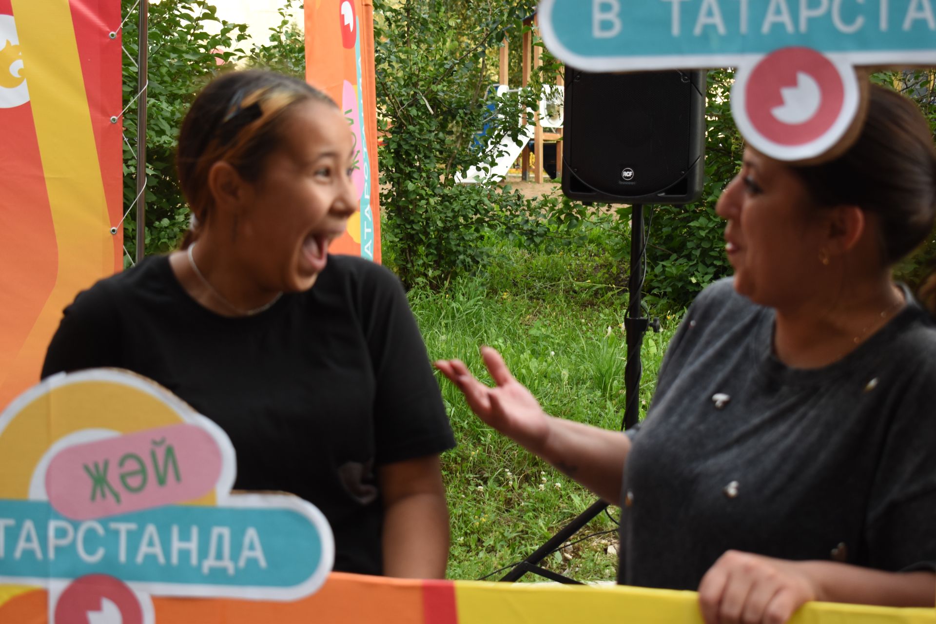 Танцы, смех и соседское тепло: как в Камских Полянах открыли сезон дворовых праздников