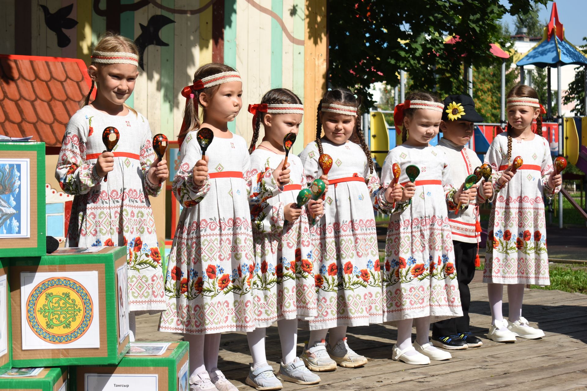 В Камских Полянах прошел невероятно яркий праздник под названием «Национальное лето в кубе»
