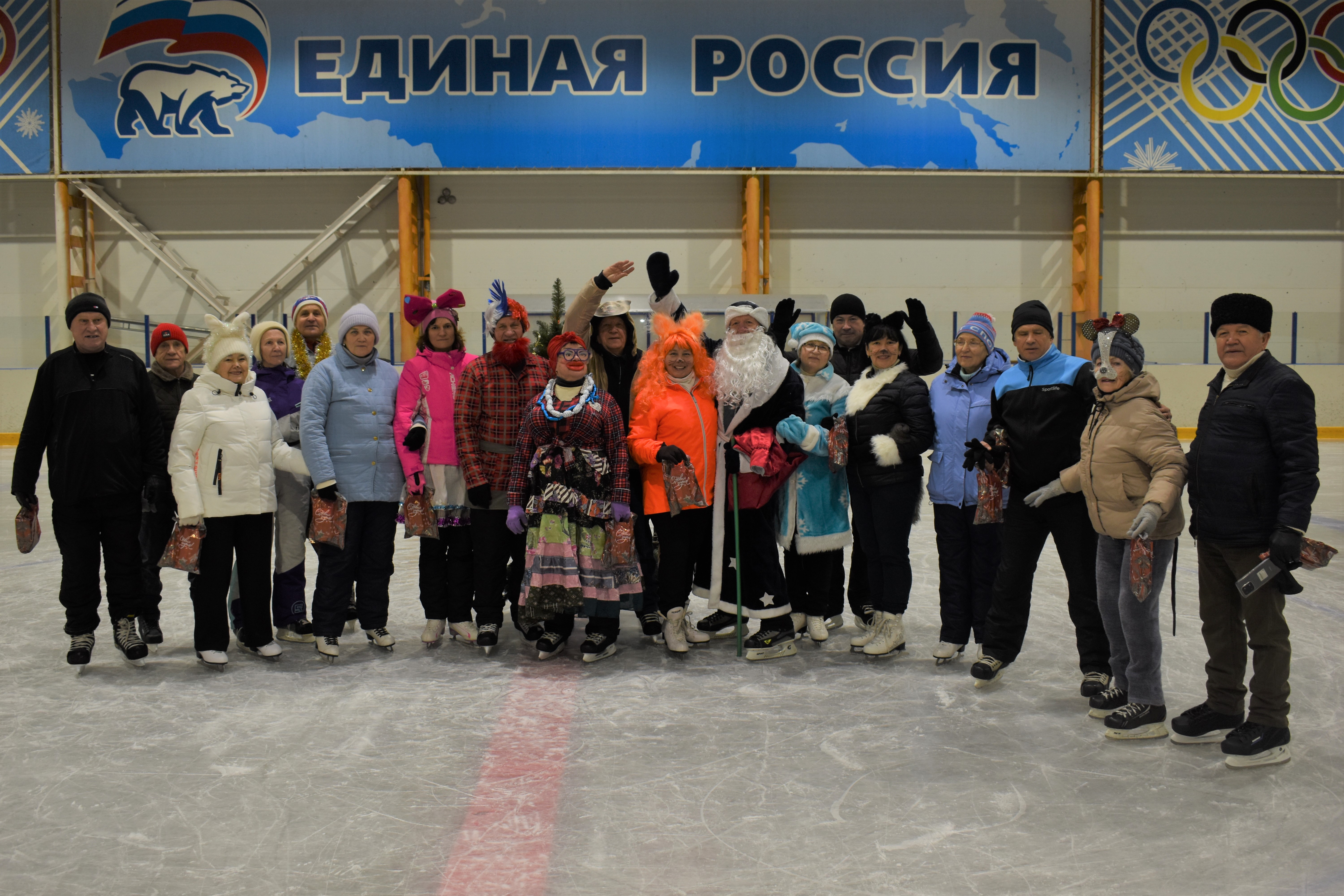 Клуб «Вдохновение» из Камских Полян встречает Новый 2026-й Год на льду! ⛸️🎄