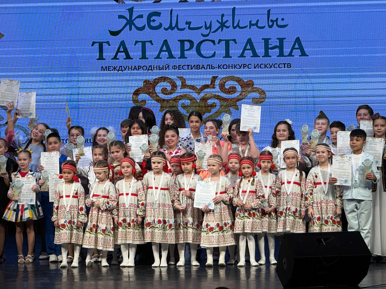 🎵 «Веснушки»: Как музыкальный педагог из Камских Полян прививает любовь к музыке своим воспитанникам
