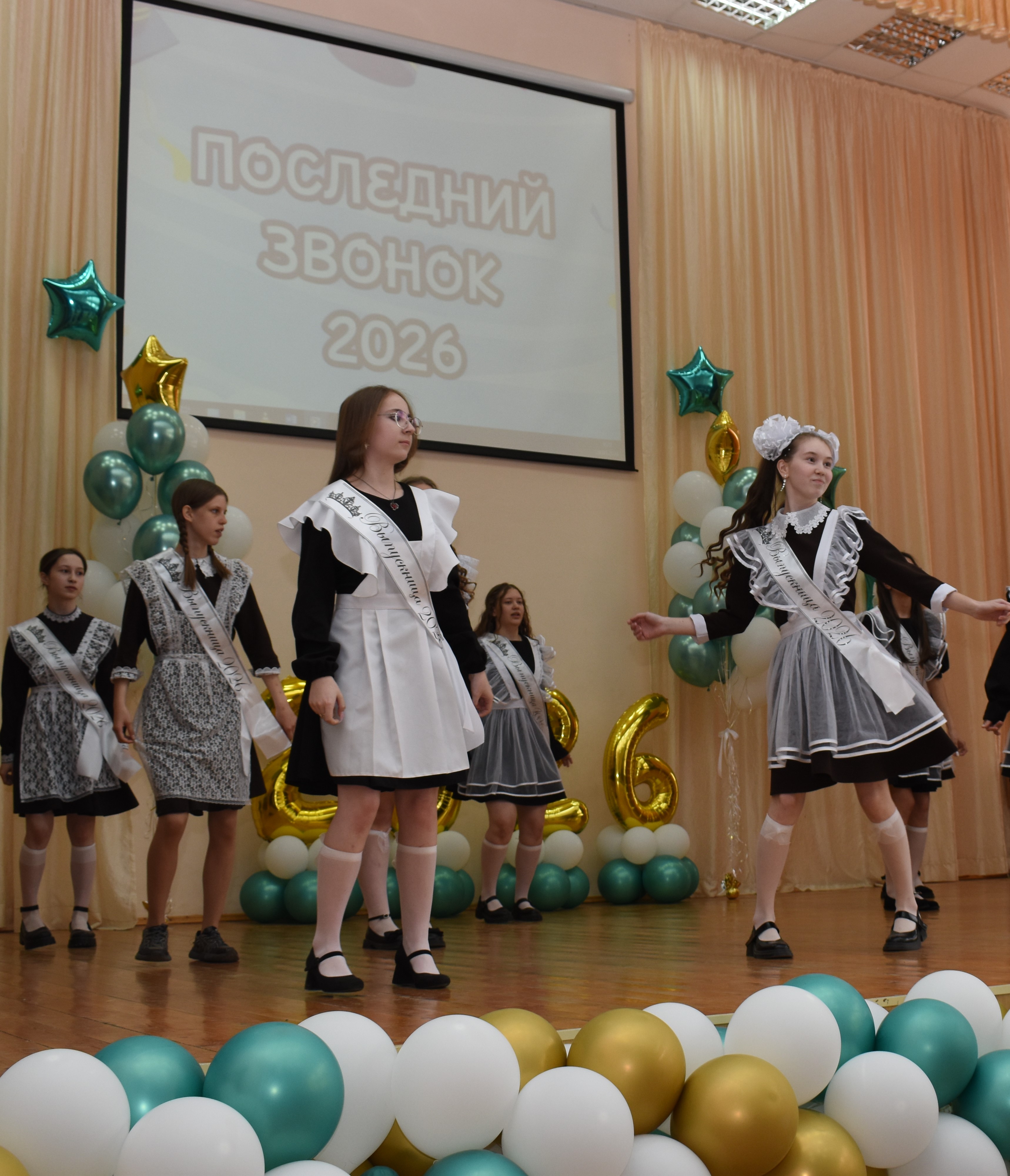 🔔 Отзвенел последний звонок для 9-х классов Камскополянской школы № 1