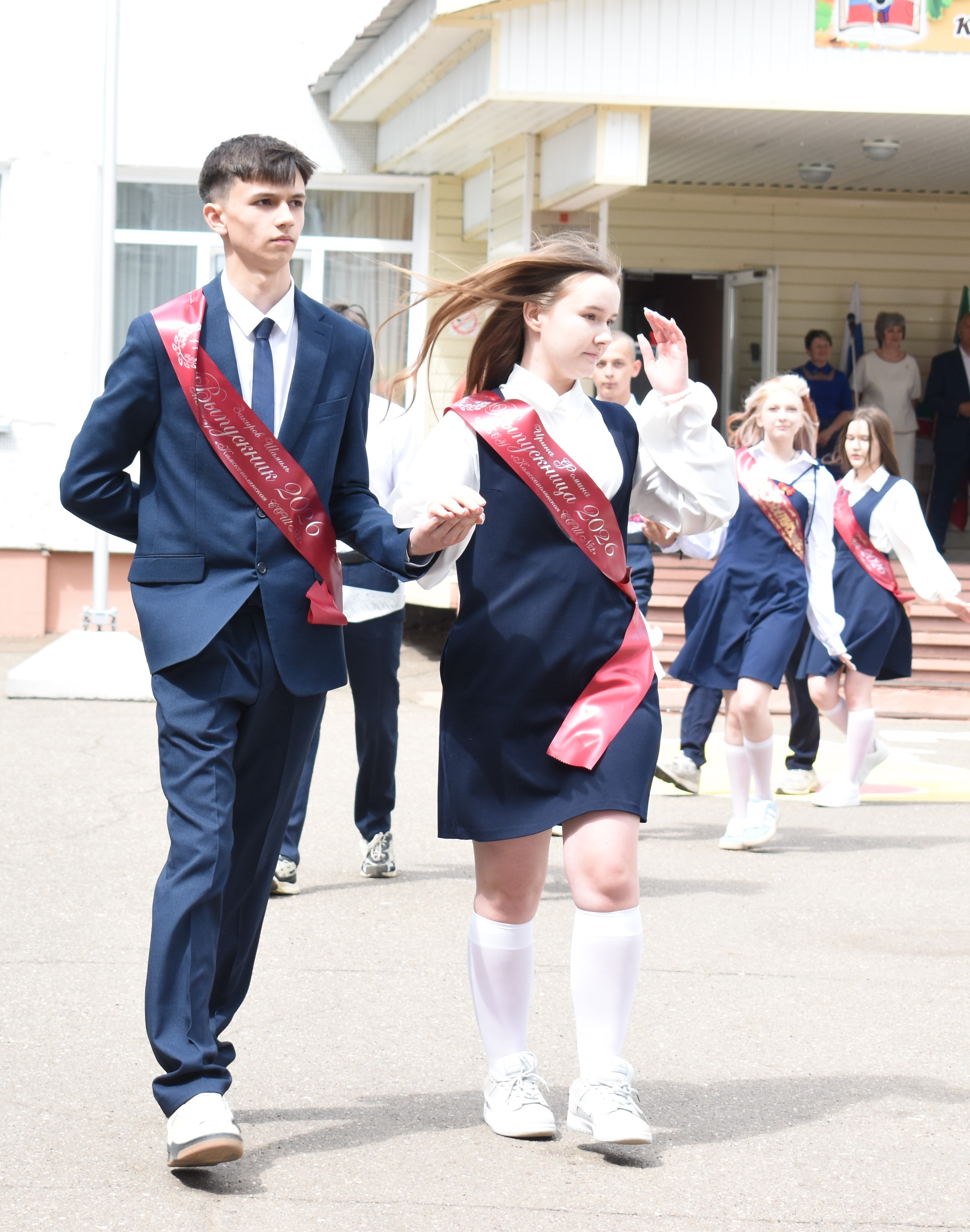 🎓 В Камскополянской школе № 2 прозвенел Последний звонок