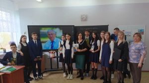 Для учащихся Камско-Полянской СОШ № 2 провели музыкально-поэтический час «Разил Вәлиев ядкаре»