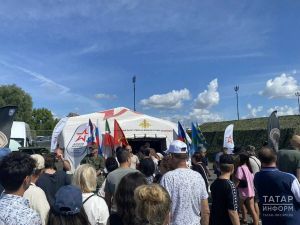На авиационном празднике в Казани проходит пункт отбора на контрактную службу