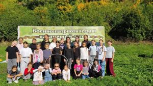 Юные танцоры Камских Полян устроили весёлый арбузник