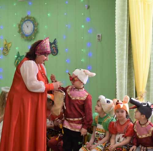 Открывай ворота – стучит Коляда в детском саду «Золотая Рыбка»