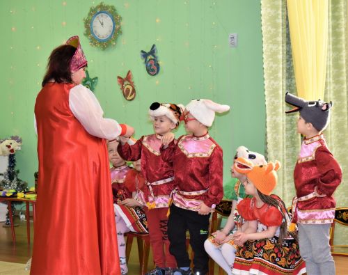 Открывай ворота – стучит Коляда в детском саду «Золотая Рыбка»