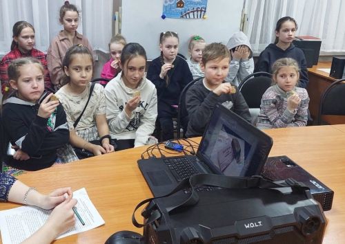 В Центре детского творчества «Радуга» прошла акция памяти «Блокадный хлеб»