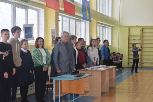 Равняйсь, смирно! Смотр строя и песни в Камско-Полянской школе № 2
