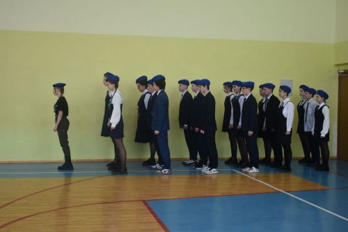 Равняйсь, смирно! Смотр строя и песни в Камско-Полянской школе № 2