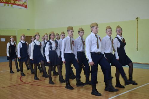 Равняйсь, смирно! Смотр строя и песни в Камско-Полянской школе № 2