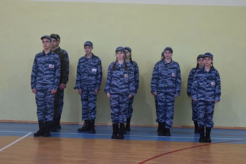 Равняйсь, смирно! Смотр строя и песни в Камско-Полянской школе № 2