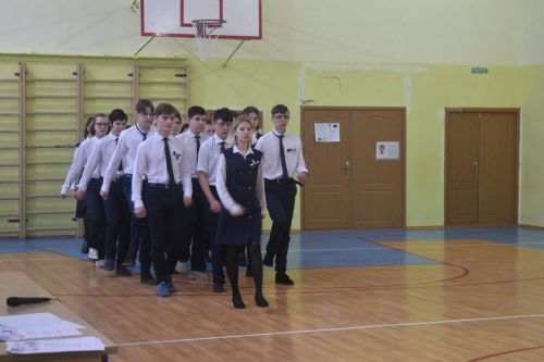 Равняйсь, смирно! Смотр строя и песни в Камско-Полянской школе № 2