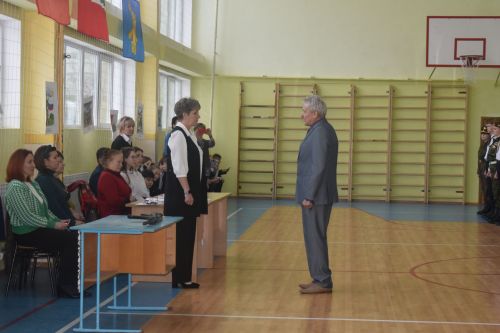 Равняйсь, смирно! Смотр строя и песни в Камско-Полянской школе № 2