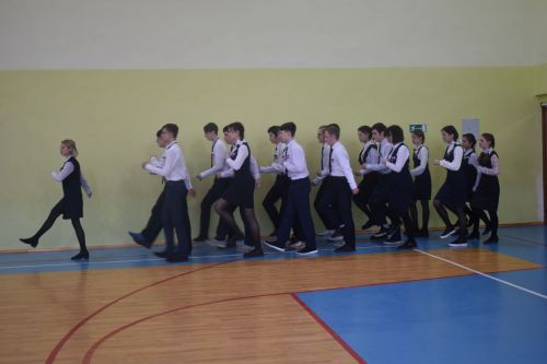 Равняйсь, смирно! Смотр строя и песни в Камско-Полянской школе № 2