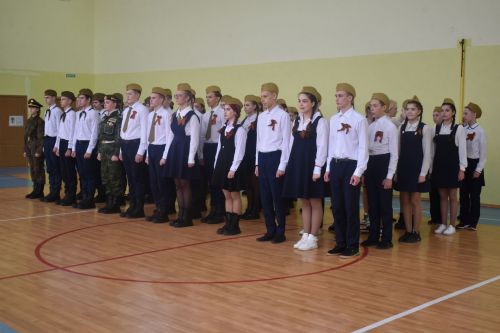 Равняйсь, смирно! Смотр строя и песни в Камско-Полянской школе № 2