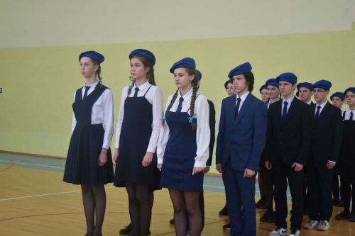 Равняйсь, смирно! Смотр строя и песни в Камско-Полянской школе № 2