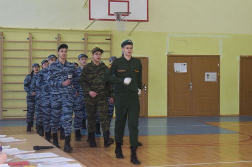 Равняйсь, смирно! Смотр строя и песни в Камско-Полянской школе № 2