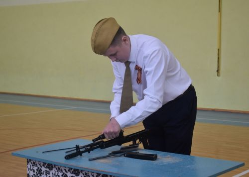 Равняйсь, смирно! Смотр строя и песни в Камско-Полянской школе № 2