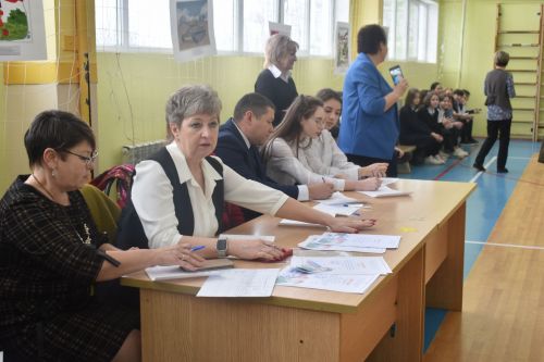 Равняйсь, смирно! Смотр строя и песни в Камско-Полянской школе № 2