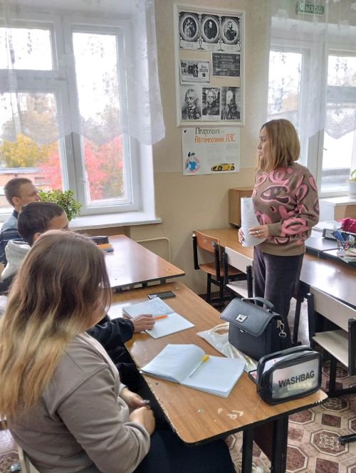 Для студентов 3 курса Камско — Полянского НМК сотрудники библиотеки провели практикум «Гражданская оборона — дело всех и каждого»