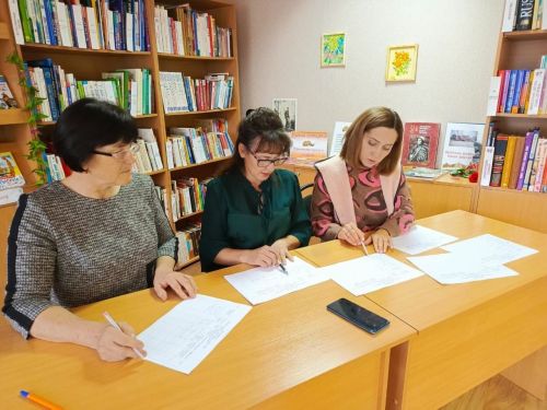 В ЦДТ «Радуга» прошел конкурс чтецов «Папа — мой герой! » к Дню отца