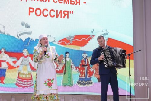 В Камских Полянах прошёл районный фестиваль национальных культур