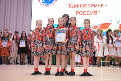 В Камских Полянах прошёл районный фестиваль национальных культур