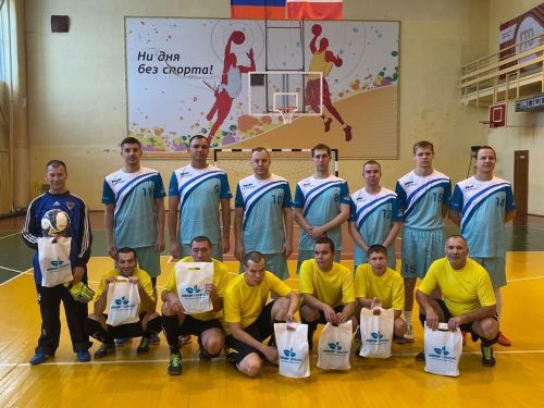 В Камских Полянах прошел товарищеский турнир по мини-футболу