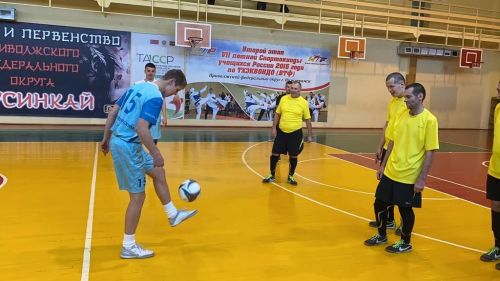 В Камских Полянах прошел товарищеский турнир по мини-футболу