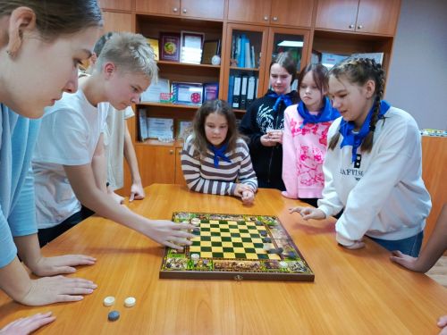В ЦДТ «Радуга» состоялась первая игра третьего тура проекта «Игра на вылет»