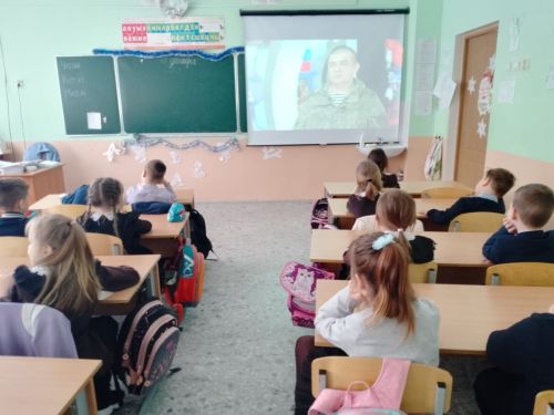 В школе № 1 прошли занятия по теме «Герои нашего времени»