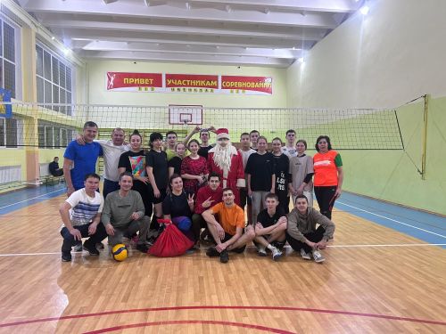 В Камско-Полянской школе № 2 прошли товарищеские соревнования любителей волейбола