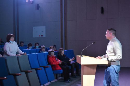 Управляющая компания провела встречу с жителями Камских Полян