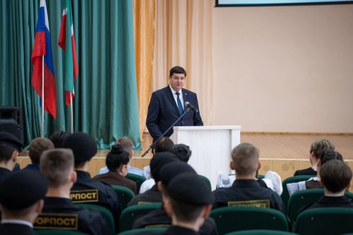 В камполянской школе №1 прошел парламентский урок «Мы – граждане России»