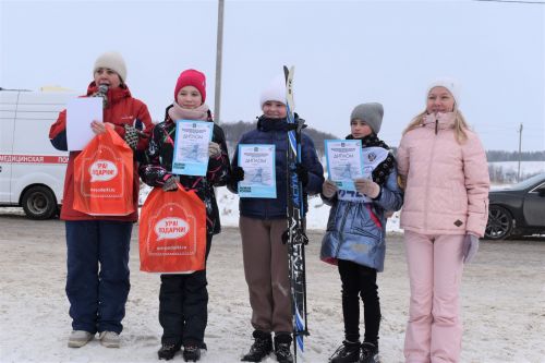 Жители Камских Полян приняли участие в «Лыжне России - 2023» (ФОТОРЕПОРТАЖ)
